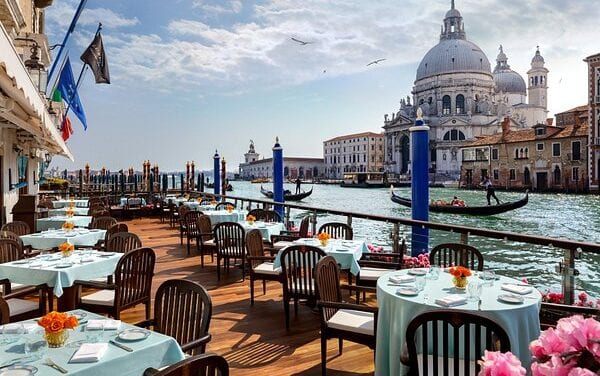 Vino a Venezia: guida ai posti più esclusivi per brindare come Jeff Bezos