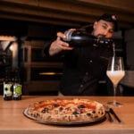 Un bancone a vista e solo 12 posti: l’esperienza da Carmine Pizza d’Autore