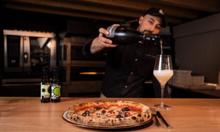 Un bancone a vista e solo 12 posti: l’esperienza da Carmine Pizza d’Autore