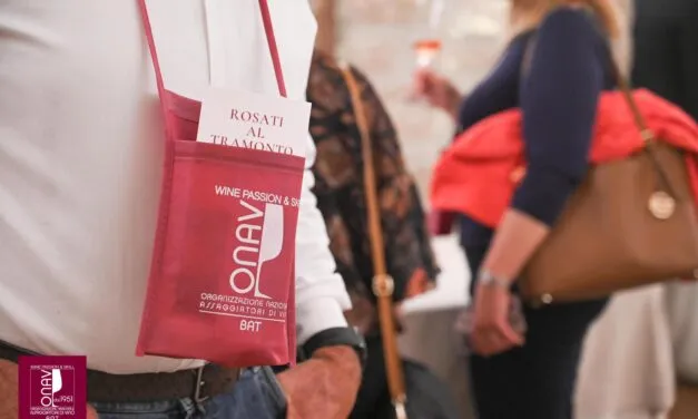 Rosati al tramonto, lunedì 19 maggio a Trani 52 cantine della Puglia presentano i loro vini