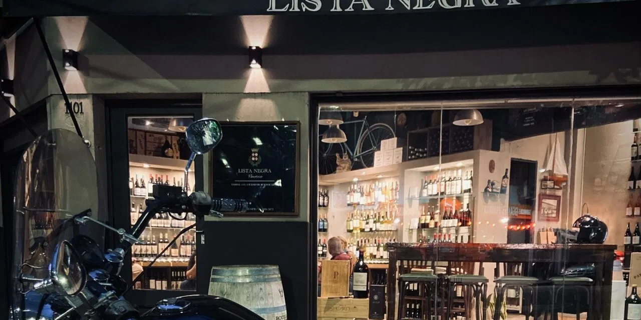 Lista Negra, così il vino argentino sta conquistando il mondo: la nostra degustazione nell’enoteca gaucha più cool